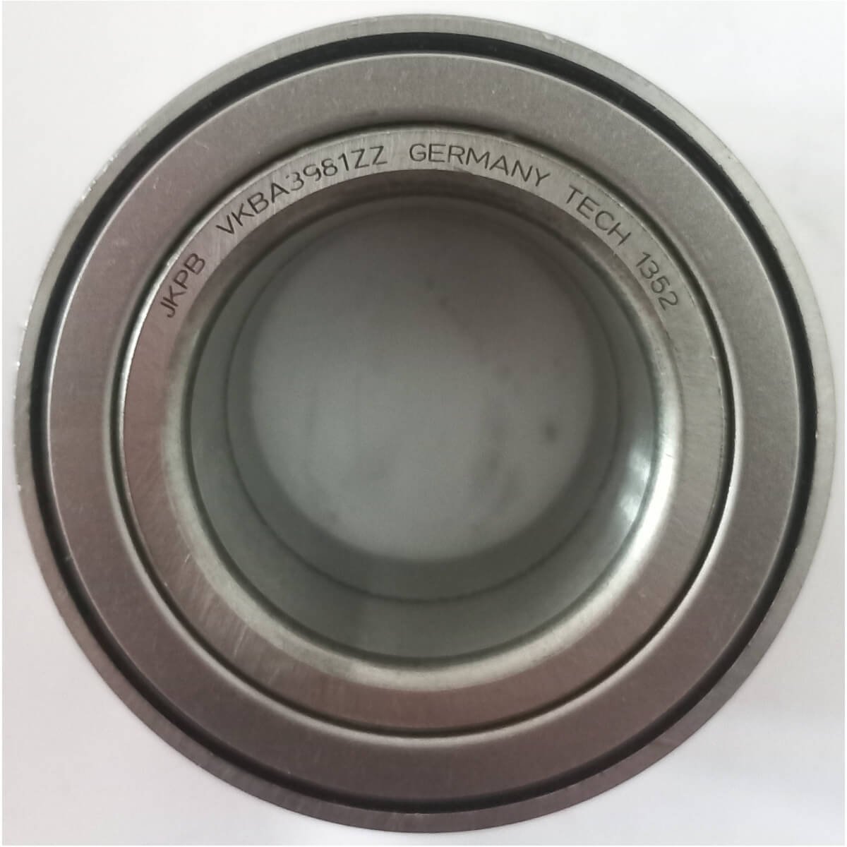 Bearing roda depan-belakang VKBA 3981 ZZ