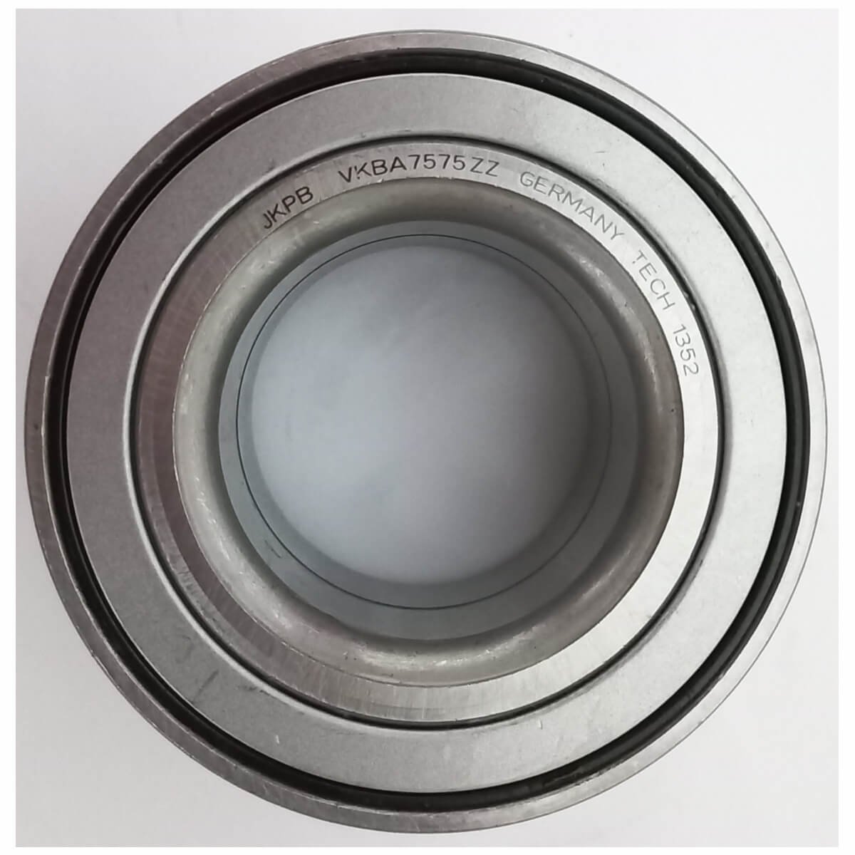 Bearing roda depan VKBA 7575 ZZ teknologi Jerman digunakan pada mobil